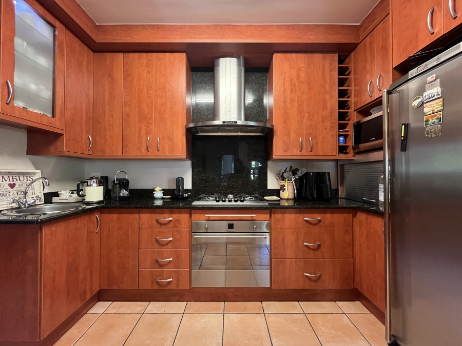 6 Bedroom Property for Sale in Zevendal Western Cape